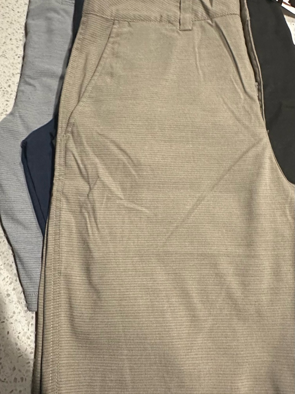 (Set of 5) O'Neill Men's Shorts Pack - Black, Navy, Tan, Light Gray - Picture 3 of 4